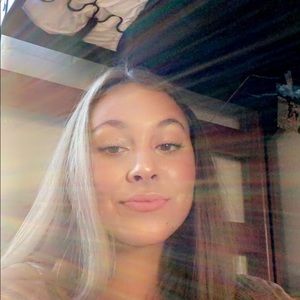 Meet your Posher, Hailey